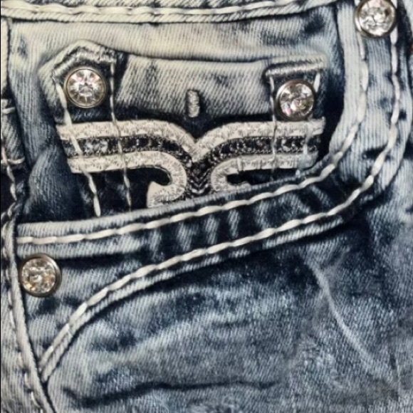 Rock Revival Jean Shorts Size 26 Fay Mid-rise
Shorty Brand Nwt140 Retail Bling - Picture 4 of 9